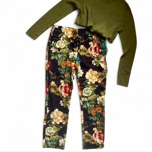 Chico’s Dark Floral Cropped Pants